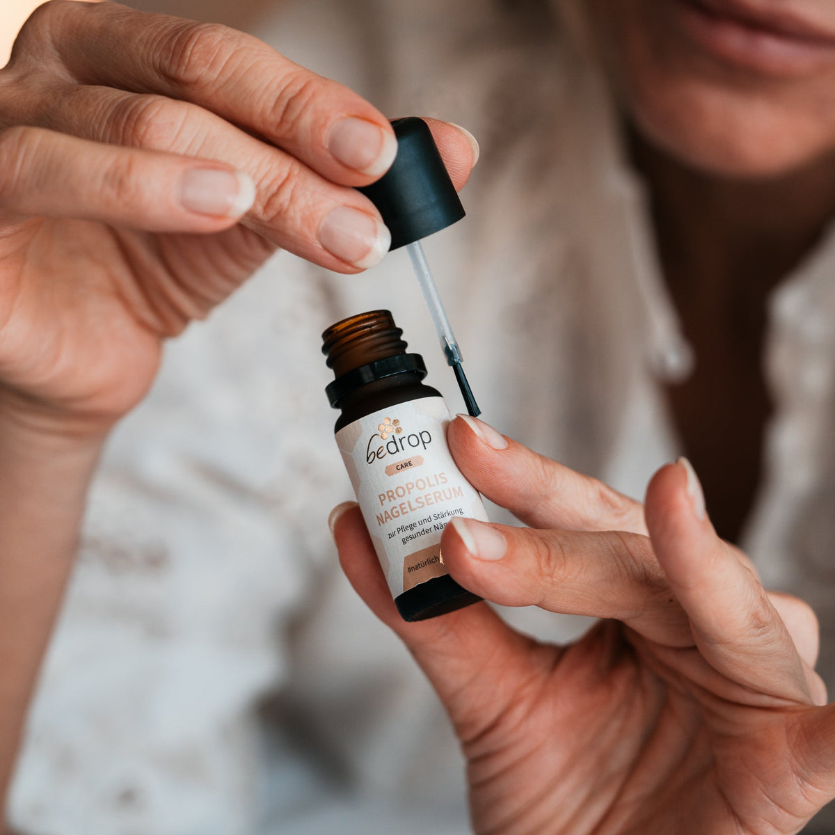Vorteilsset: 6x Propolis Nagelserum - Nagelpflege mit hochdosiertem Propolis & 4 ätherischen Ölen - 10ml